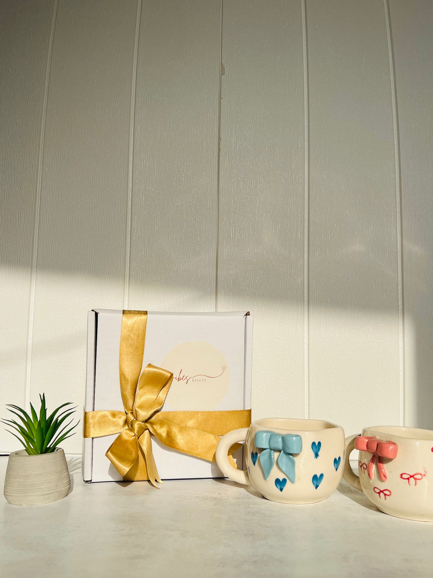 Blush & Blue Bow Mug Set – Set of 2
