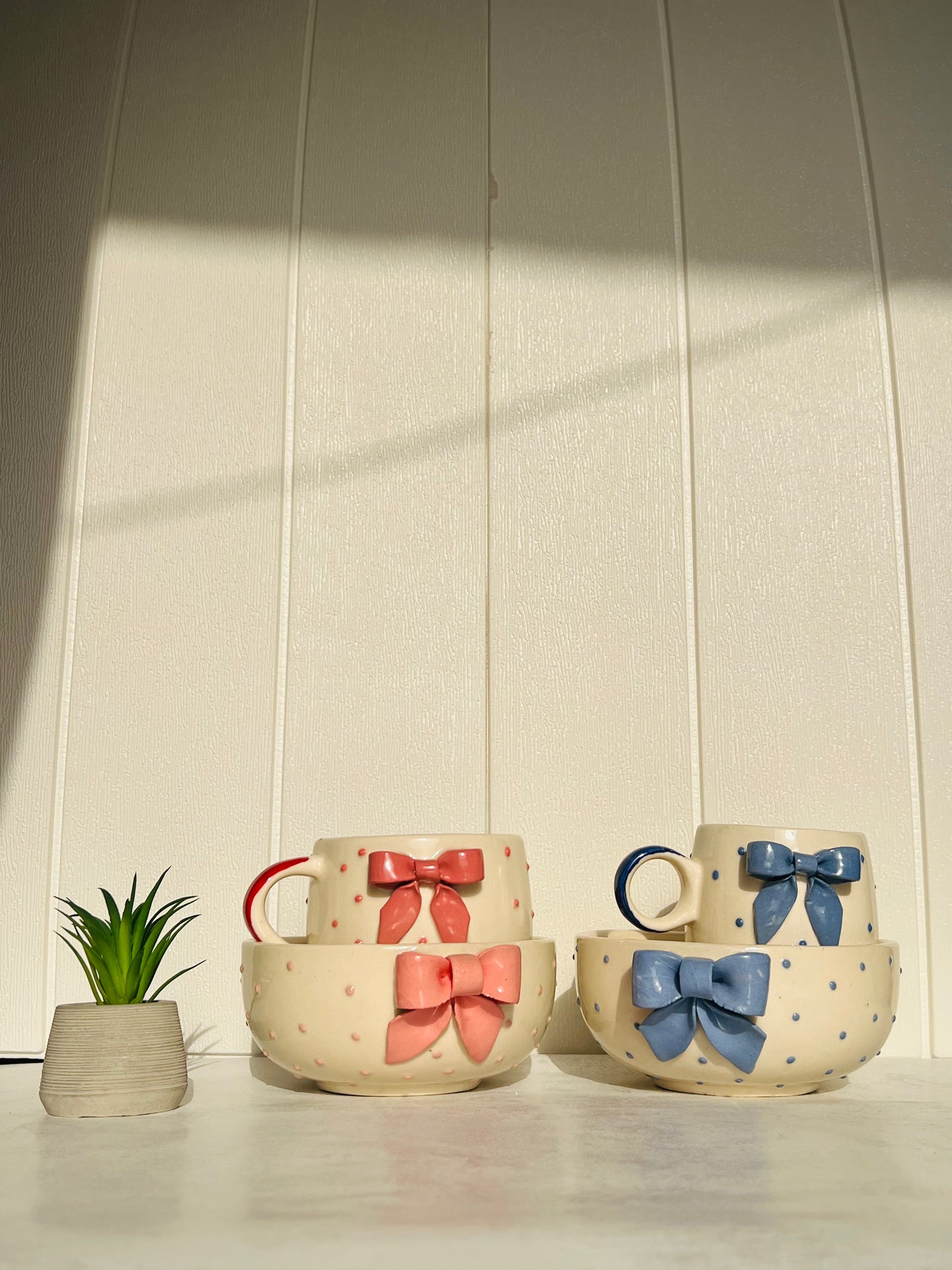 Blush & Blue Bow Cup & Bowl Set – Set of 4