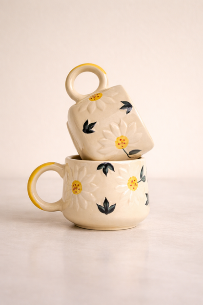 Golden Daisy Mug – Set of 2
